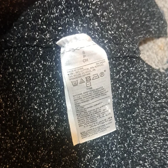 Old Navy Women's Charcoal Cardigan Sweater - Picture 4 of 5